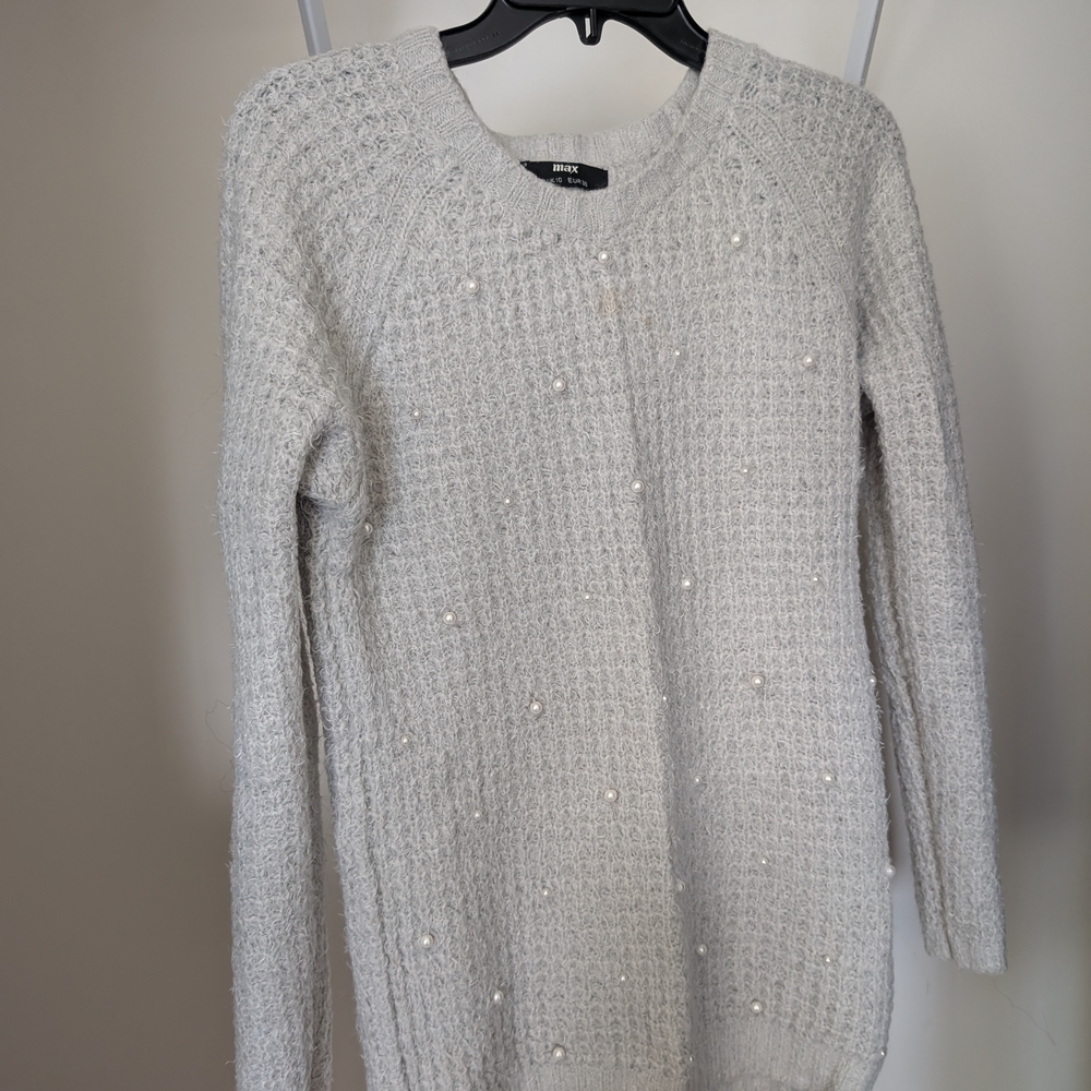 Chic Light Gray Sweater with Pearl Details